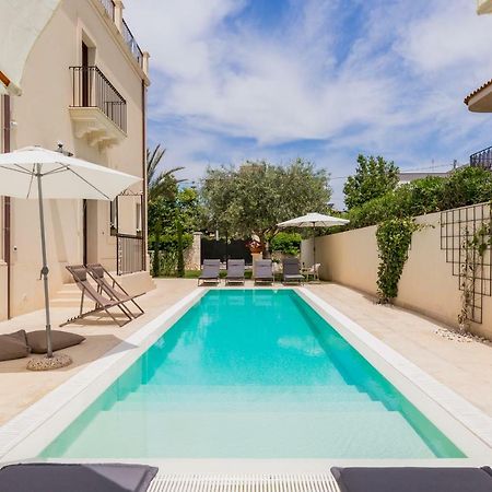 Villa Raphael Avola Exteriér fotografie