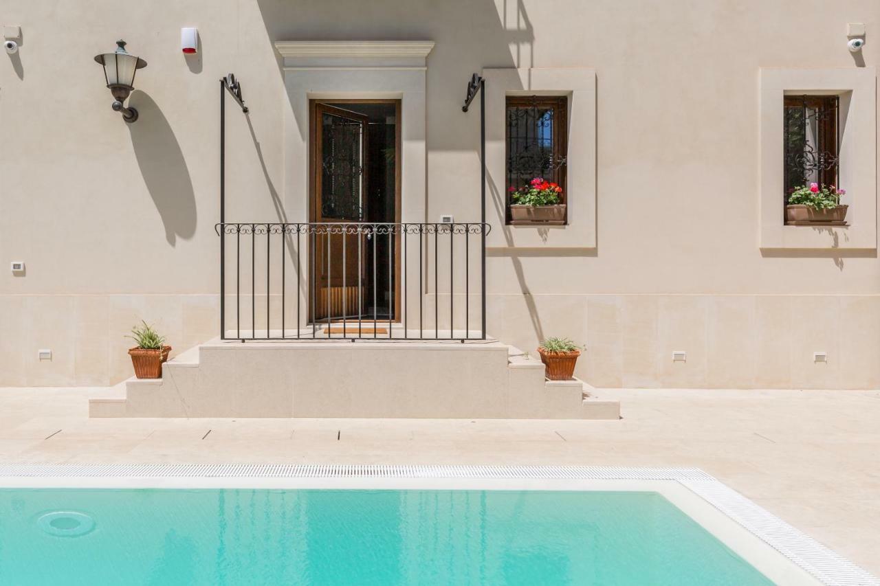 Villa Raphael Avola Exteriér fotografie