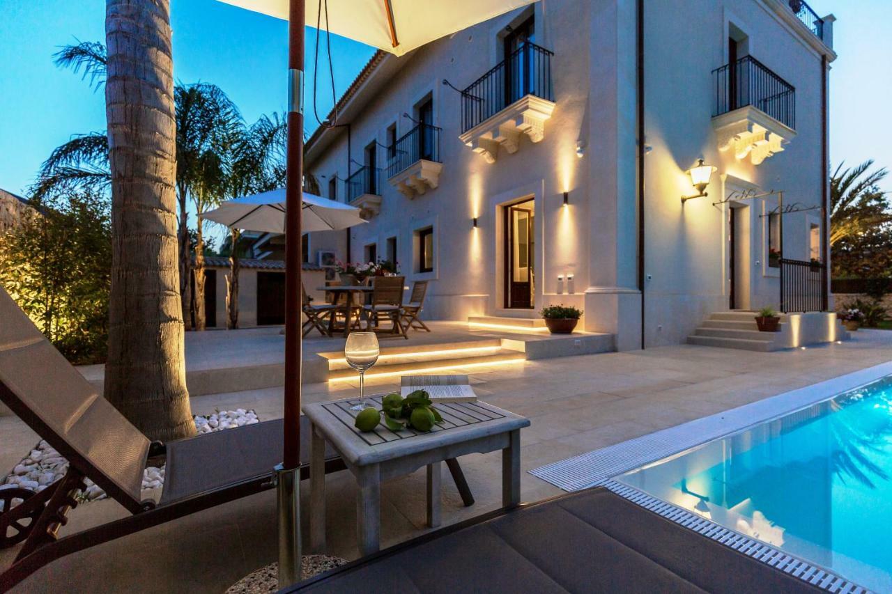 Villa Raphael Avola Exteriér fotografie