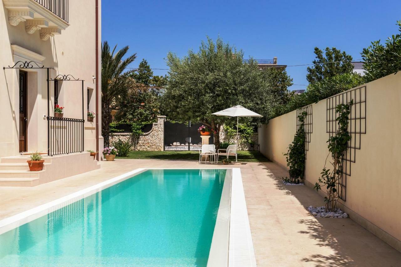 Villa Raphael Avola Exteriér fotografie