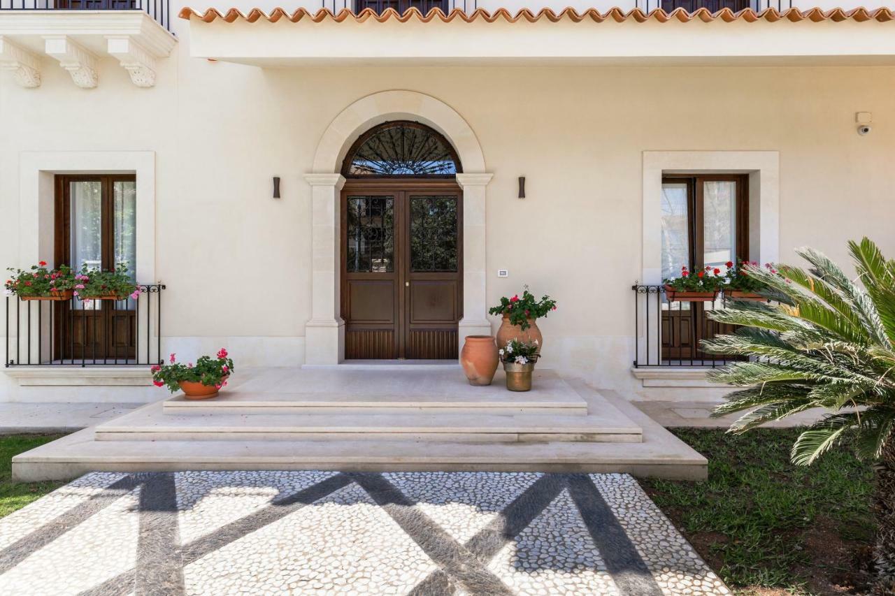 Villa Raphael Avola Exteriér fotografie