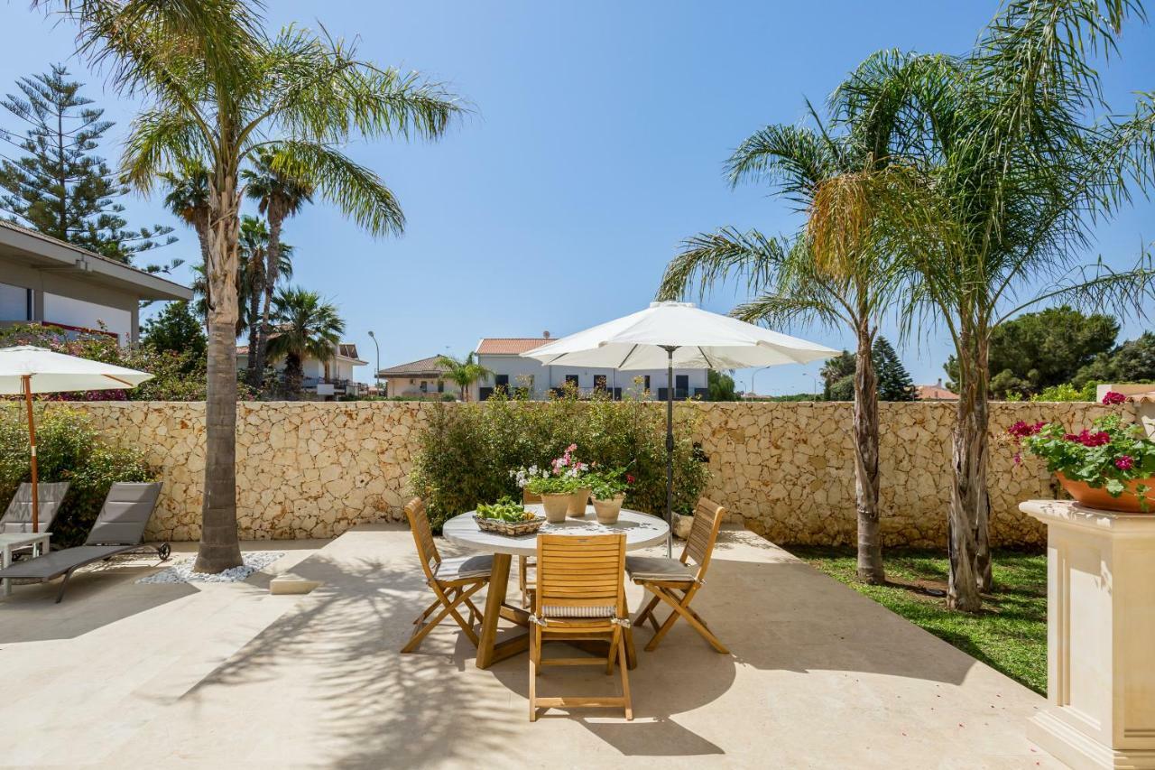 Villa Raphael Avola Exteriér fotografie
